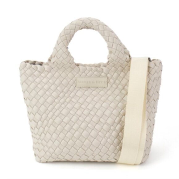 Elegant Cream Woven Tote Bag - Picture 2 of 6